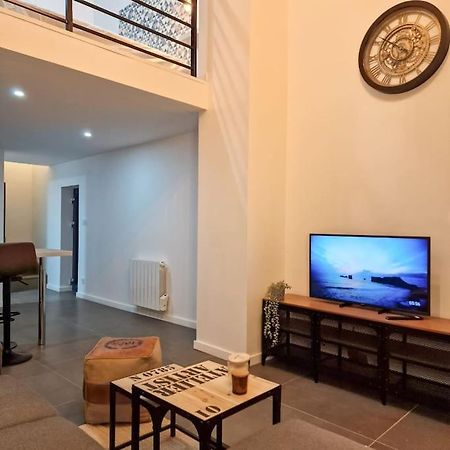 Grand Loft Avec Terrasse Privee Lägenhet Saint-Etienne  Exteriör bild